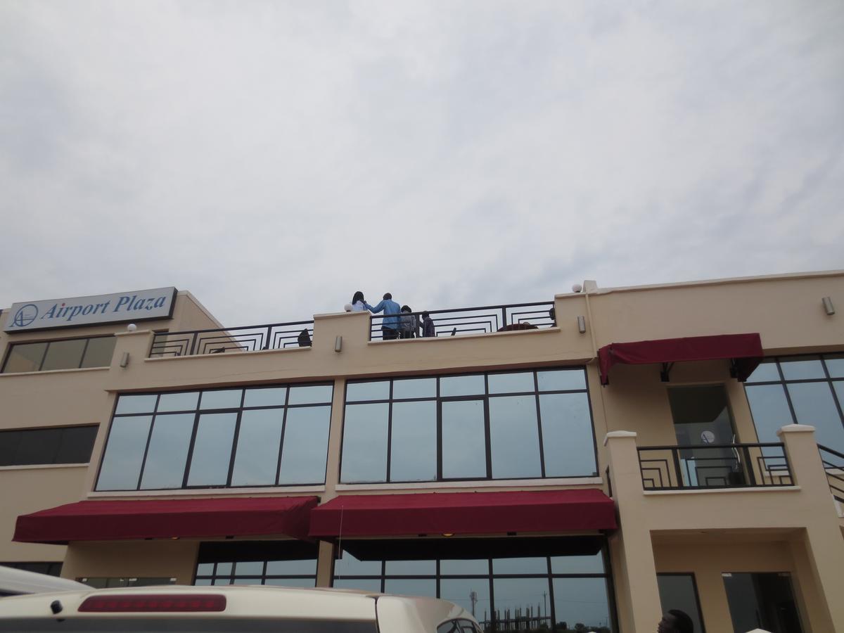 Airport Plaza Hotel Джуба Экстерьер фото